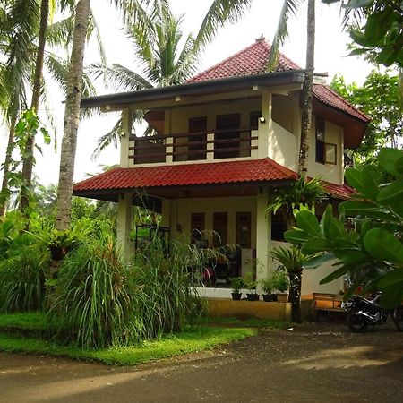 Sadati Home Stay Batukaras Extérieur photo