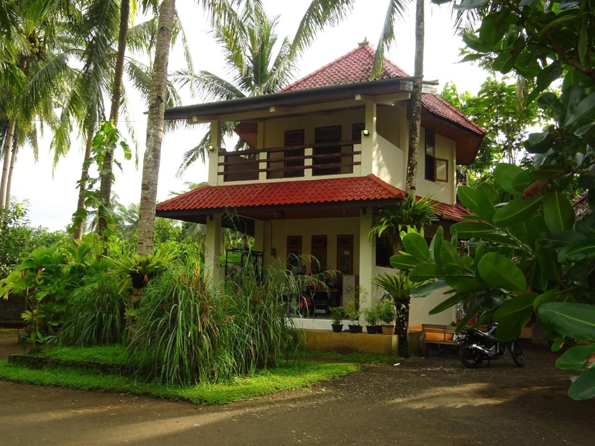 Sadati Home Stay Batukaras Extérieur photo