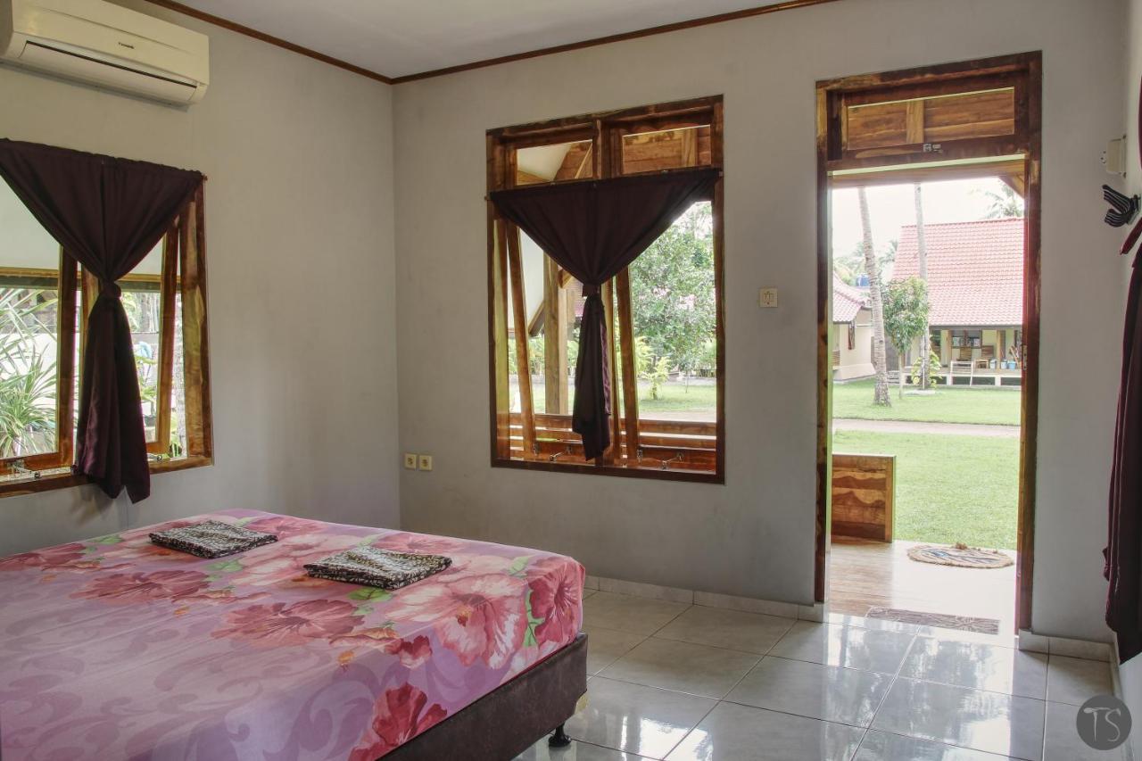 Sadati Home Stay Batukaras Extérieur photo