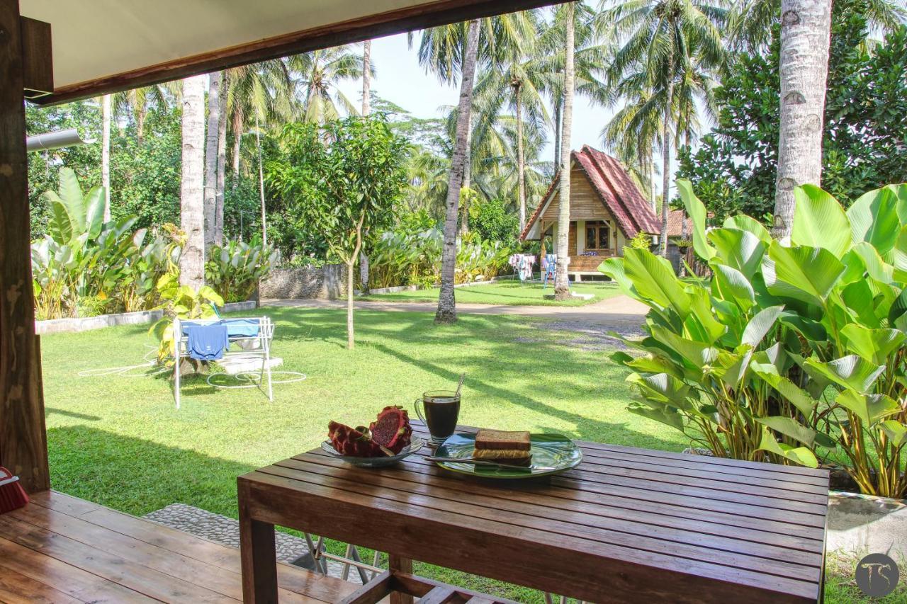 Sadati Home Stay Batukaras Extérieur photo